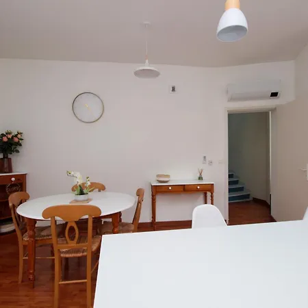 Chez Leopold Et Anais Au Cœur D Appartement Albi